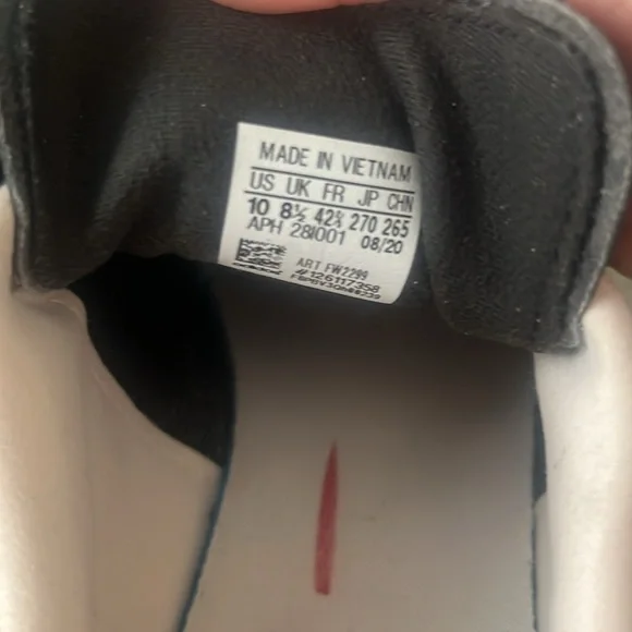 Stan Smith Adidas - Stylish Black Patent Leather and Pink Women's Sneakers - Picture 3 of 6